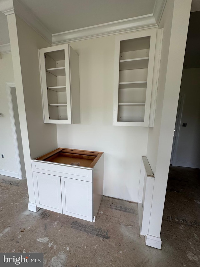 26171 Millman Dr, Hebron, MD 21830 - detailed view of crown molding and built in shelves