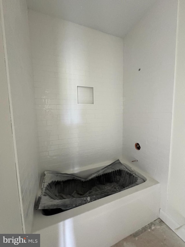 26171 Millman Dr, Hebron, MD 21830 - bathroom featuring a bath