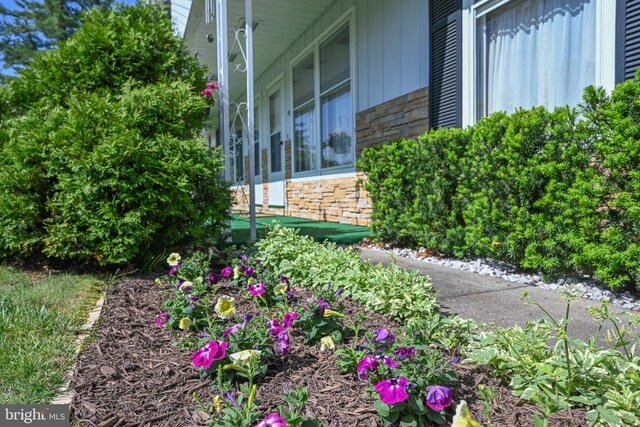 206-208 N 10th St, Oakland, MD 21550 - view of home's exterior with stone siding
