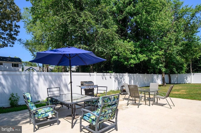 780 Cotswolde Quay Ct, Severna Park, MD 21146 - view of patio featuring outdoor dining space, fence, and grilling area