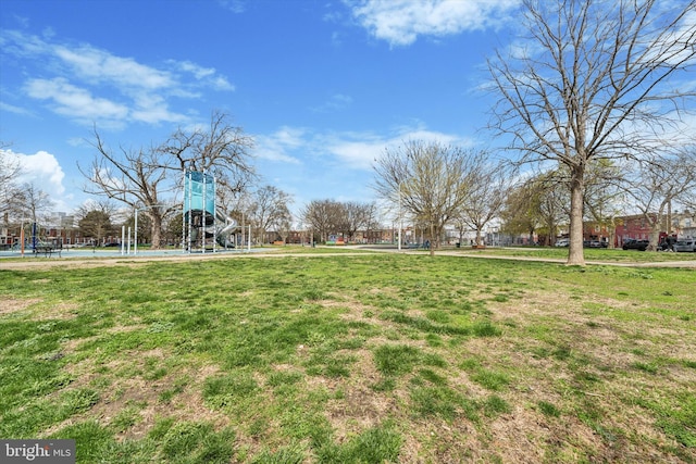 2429 S Reese St, Philadelphia, PA 19148 - view of property's community featuring a yard