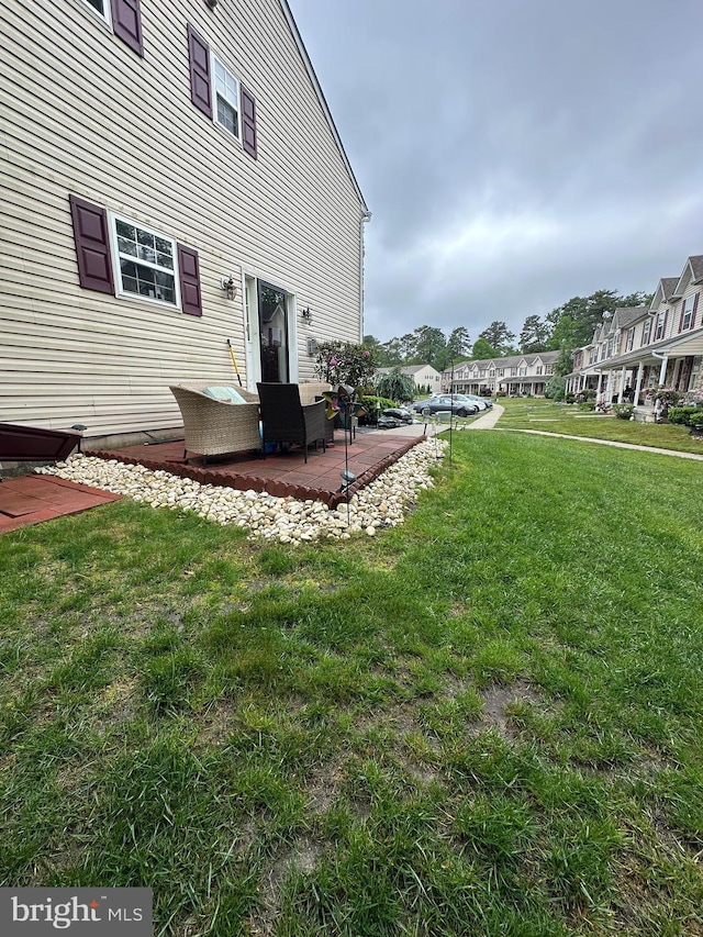 39 Normans Ford Dr, Sicklerville, NJ 08081 - view of grassy yard with a patio and a residential view