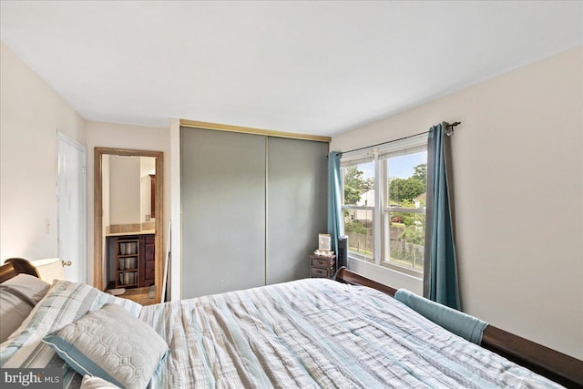 2919 Lexington Ct, Woodbridge, VA 22192 - bedroom featuring a closet and ensuite bathroom