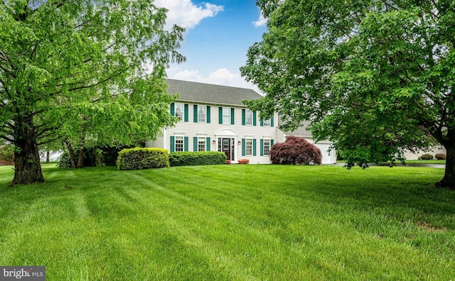 41 Diane Dr, Honey Brook, PA 19344 - colonial-style house with a front lawn