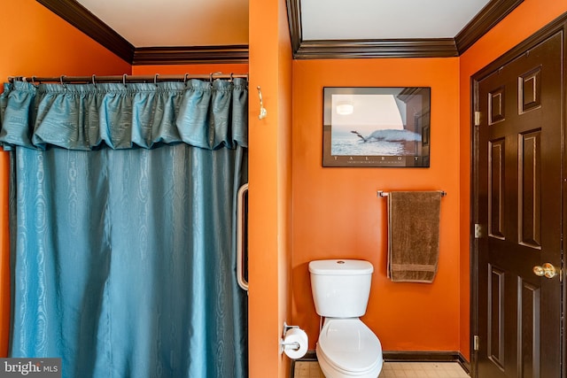 41 Diane Dr, Honey Brook, PA 19344 - bathroom with crown molding, toilet, and a shower with shower curtain