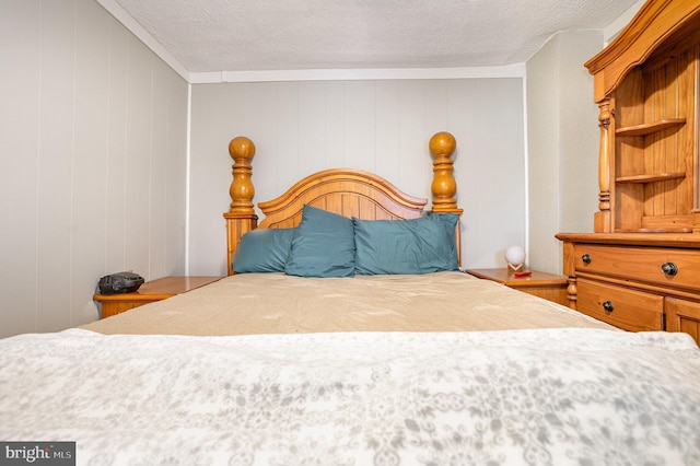519 N 2nd St, Columbia, PA 17512 - bedroom with a textured ceiling