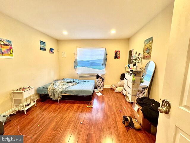 1431 N 17th St, Philadelphia, PA 19121 - bedroom with wood finished floors and baseboards