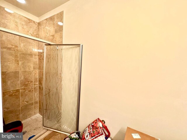 1431 N 17th St, Philadelphia, PA 19121 - full bath with a stall shower and recessed lighting