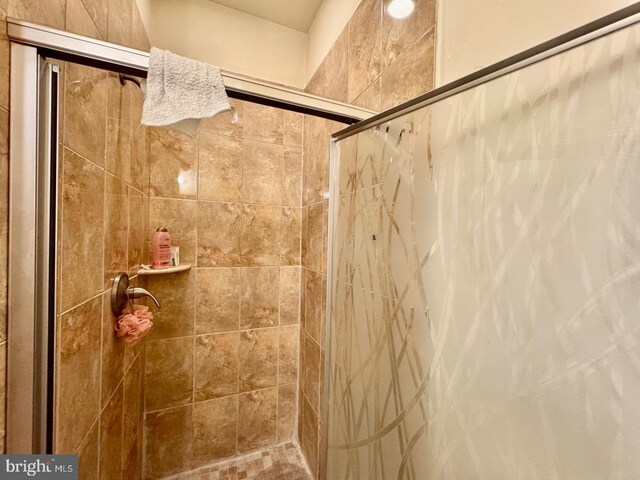 1431 N 17th St, Philadelphia, PA 19121 - full bath with a shower stall