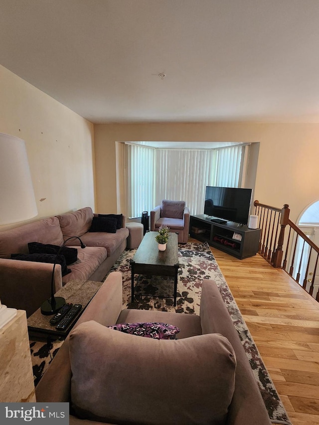 4806 Amberfield Way, Upper Marlboro, MD 20772 - living room featuring wood finished floors