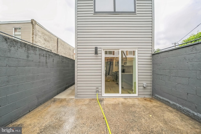 1309 S 32nd St, Philadelphia, PA 19146 - view of patio with fence