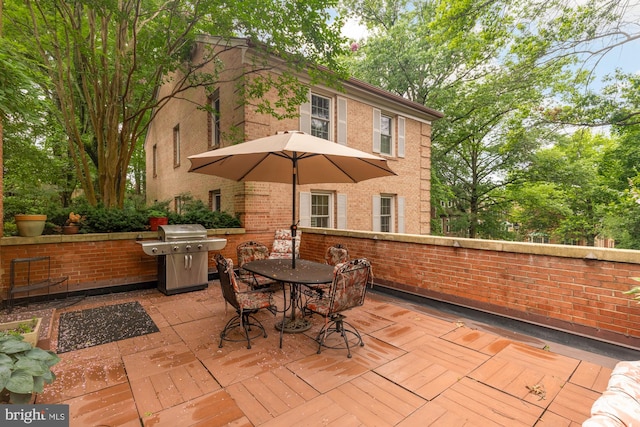 1802 24th St S, Arlington, VA 22202 - view of patio with area for grilling and outdoor dining space