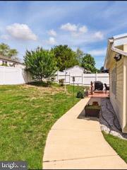 60 Windsor Ln, Willingboro, NJ 08046 - view of yard with a patio