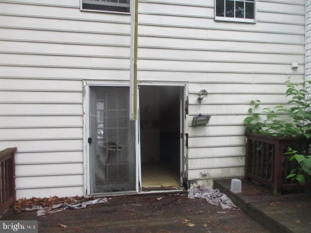 9410 Chippenham Dr, Laurel, MD 20723 - doorway to property