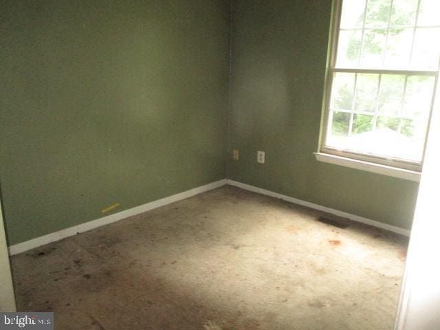 9410 Chippenham Dr, Laurel, MD 20723 - unfurnished room with baseboards