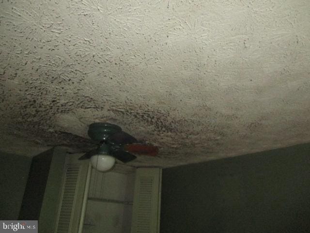 9410 Chippenham Dr, Laurel, MD 20723 - detailed view of ceiling fan