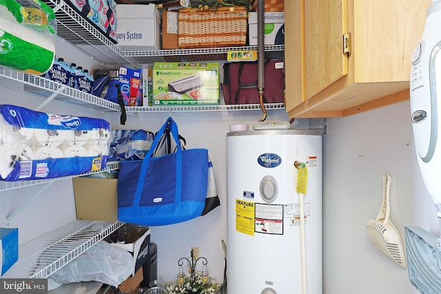 14600 Barton Blvd SW, Cresaptown, MD 21502 - utility room featuring water heater