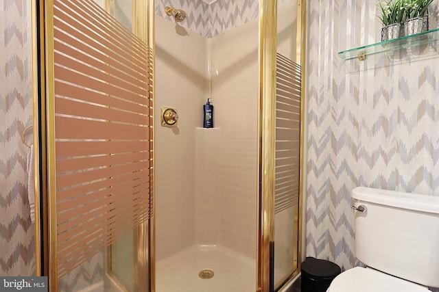14600 Barton Blvd SW, Cresaptown, MD 21502 - bathroom with wallpapered walls, a shower stall, and toilet