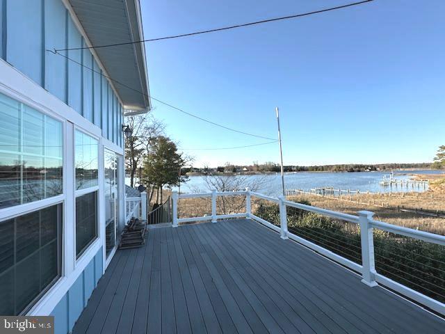 118 Riverview Dr, Dagsboro, DE 19939 - deck with a water view