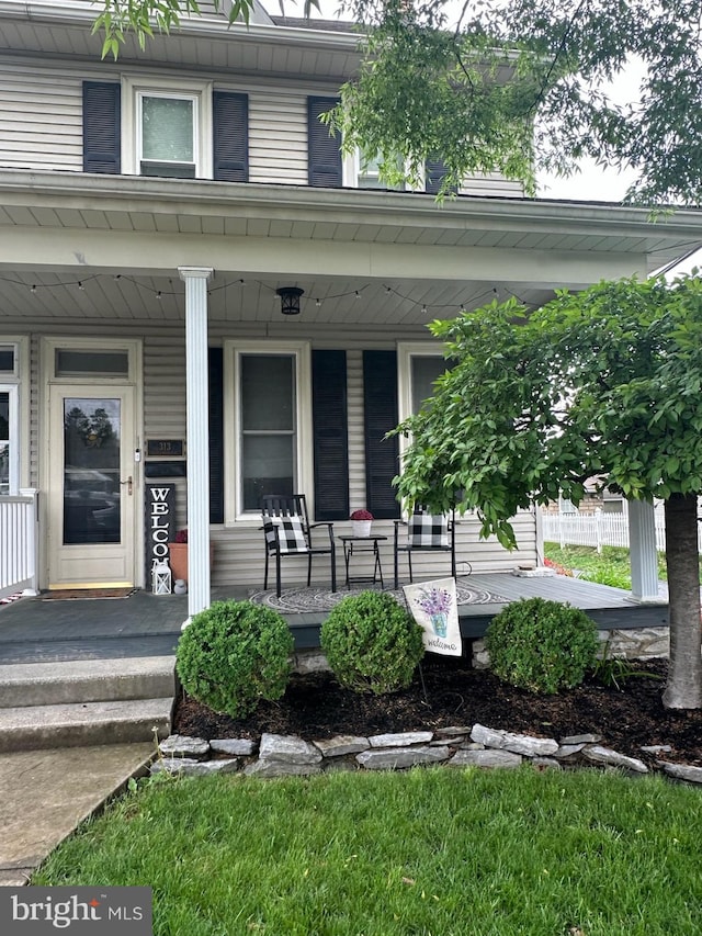 313 E Cherry St, Palmyra, PA 17078 - view of front facade with covered porch