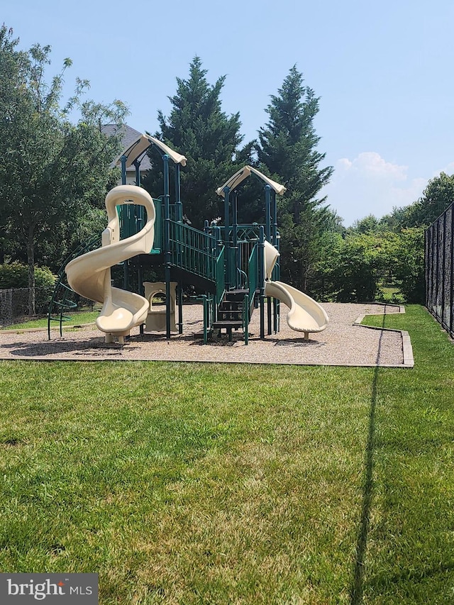 1719 Idlewild Blvd, Fredericksburg, VA 22401 - view of communal playground