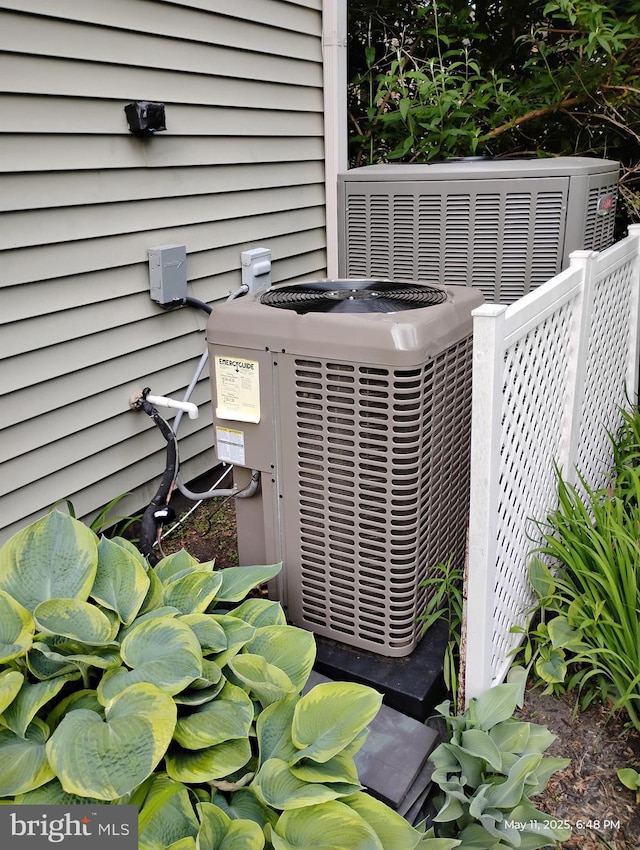 28B W Bluebell Ln, Mount Laurel, NJ 08054 - exterior view of cooling unit