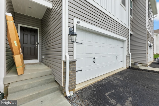 40 Marion Ave, Bordentown, NJ 08505 - garage with driveway