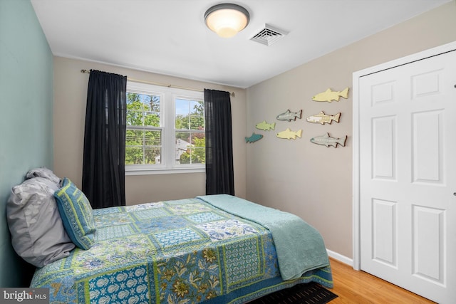 10 Hickory Dr, Doylestown, PA 18901 - bedroom with light wood-style floors and baseboards