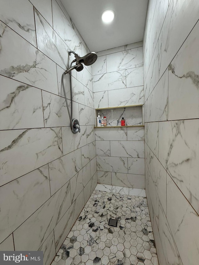 201 Anchor Cv, Stafford, VA 22554 - bathroom featuring tiled shower