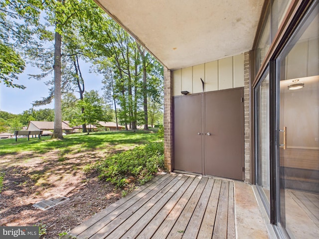 1643 Parkcrest Cir Unit 7C/101, Reston, VA 20190 - view of wooden terrace