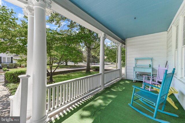 714 W St, Laurel, DE 19956 - view of porch