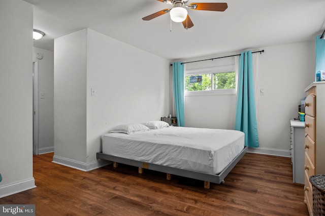 2020 Valley View Dr, Folcroft, PA 19032 - bedroom featuring wood finished floors, baseboards, and ceiling fan
