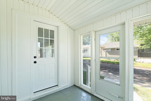 341 Ives Ave, Penns Grove, NJ 08069 - entryway with vaulted ceiling and tile patterned flooring