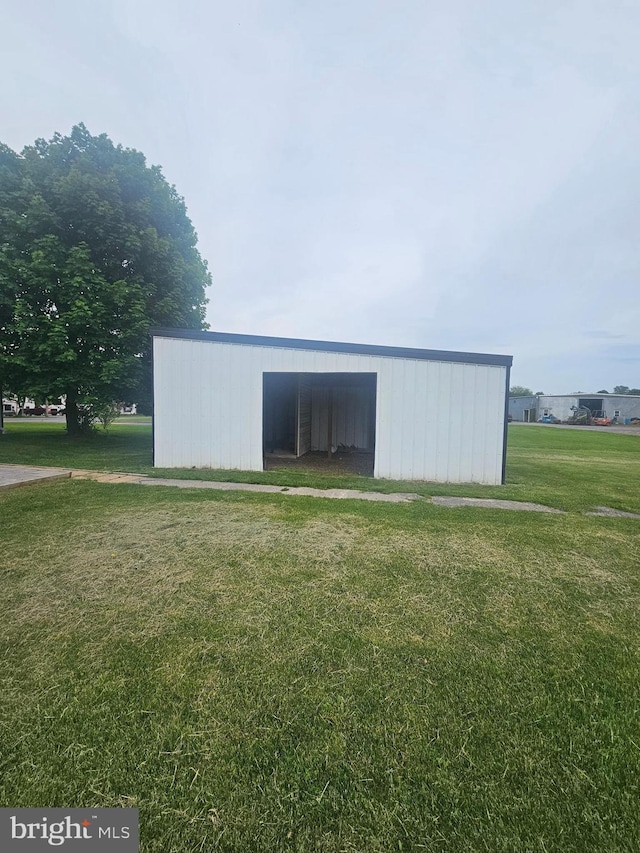 10992 Roxbury Rd, Orrstown, PA 17244 - view of pole building featuring a lawn