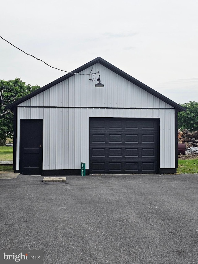 10992 Roxbury Rd, Orrstown, PA 17244 - view of detached garage