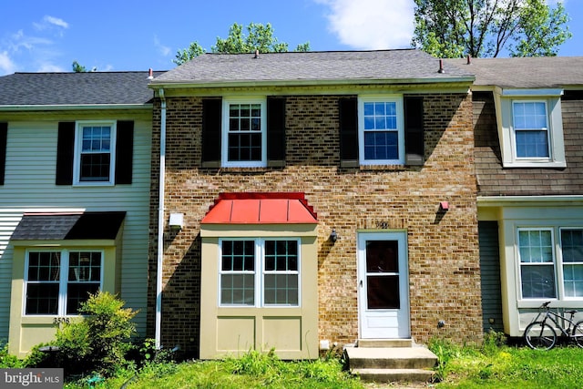 3506 Split Rail Ln, Ellicott City, MD 21042 - townhome / multi-family property featuring brick siding and roof with shingles