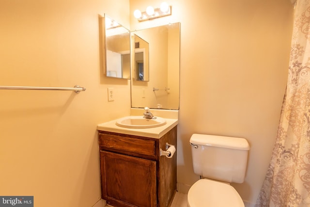 17 Pilgrim Ct, Ewing, NJ 08628 - full bath with toilet and vanity