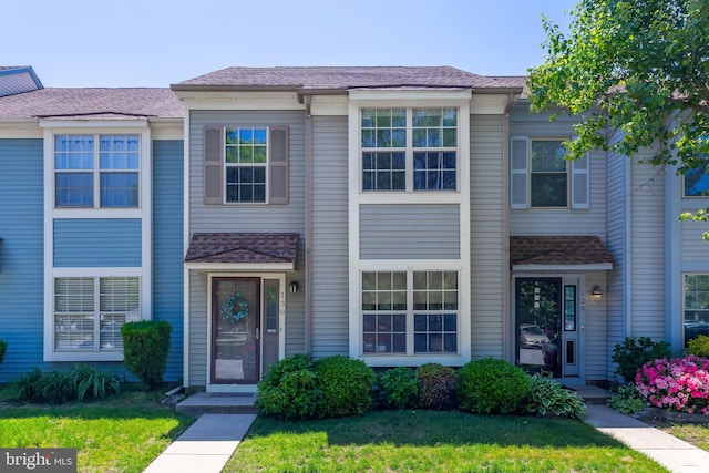 130 Brent Ct, Thorofare, NJ 08086 - multi unit property with roof with shingles and a front lawn