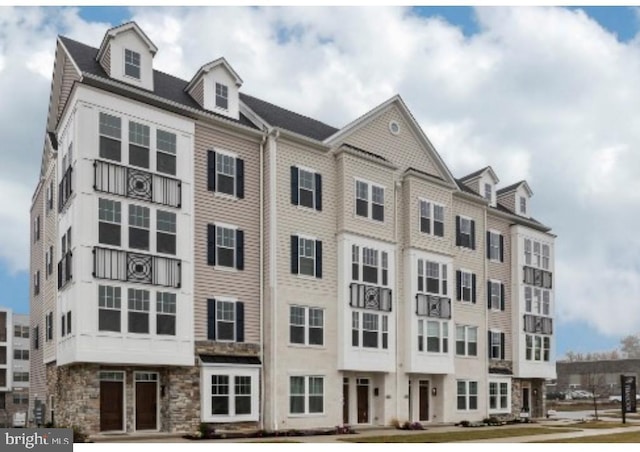 345 W Horseshoe Trl Unit 16B, Newtown Square, PA 19073 - view of building exterior
