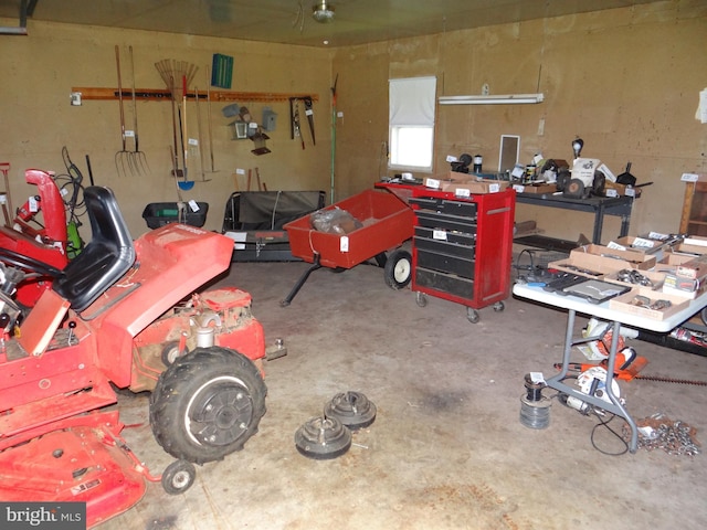 2145 Hillview Dr W, Fayetteville, PA 17222 - view of garage