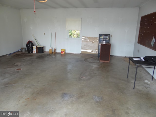 2145 Hillview Dr W, Fayetteville, PA 17222 - view of garage