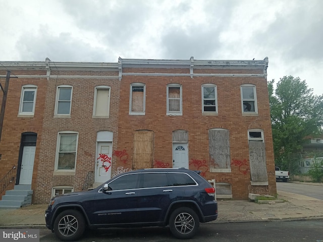 526 S Catherine St S, Baltimore, MD 21223 - multi unit property featuring brick siding and entry steps