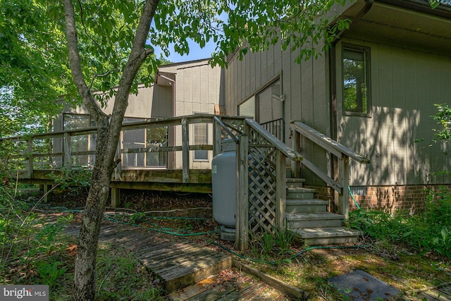 109 Kingfisher Cir, Weems, VA 22576 - back of house with a wooden deck