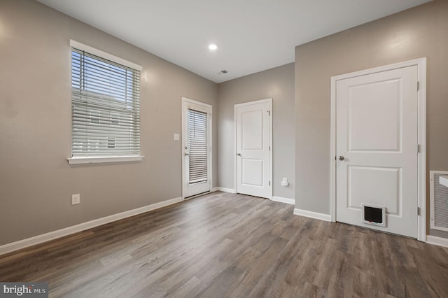 45 Quigley Ct, Camden Wyoming, DE 19934 - entrance foyer with wood finished floors, baseboards, and recessed lighting