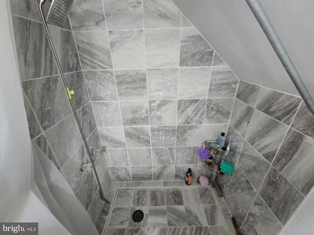 33 Middlebury Ln, Willingboro, NJ 08046 - bathroom featuring tiled shower