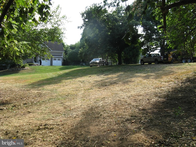 1CA Harmon Ldg, Round Hill, VA 20141 - view of yard with a garage