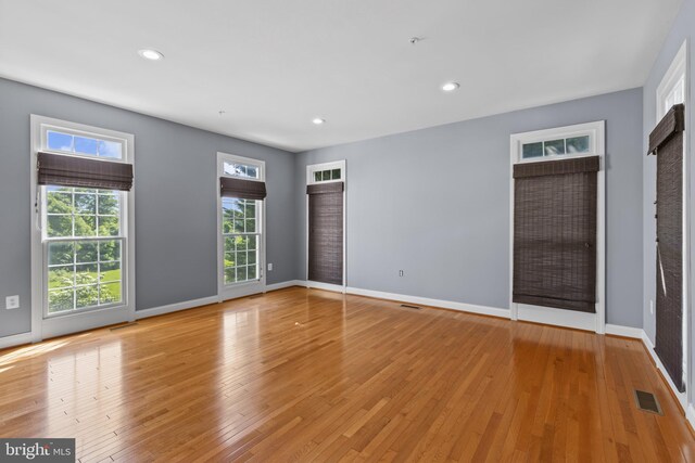 17621 Auburn Village Dr, Sandy Spring, MD 20860 - empty room with light wood-style flooring, baseboards, and recessed lighting