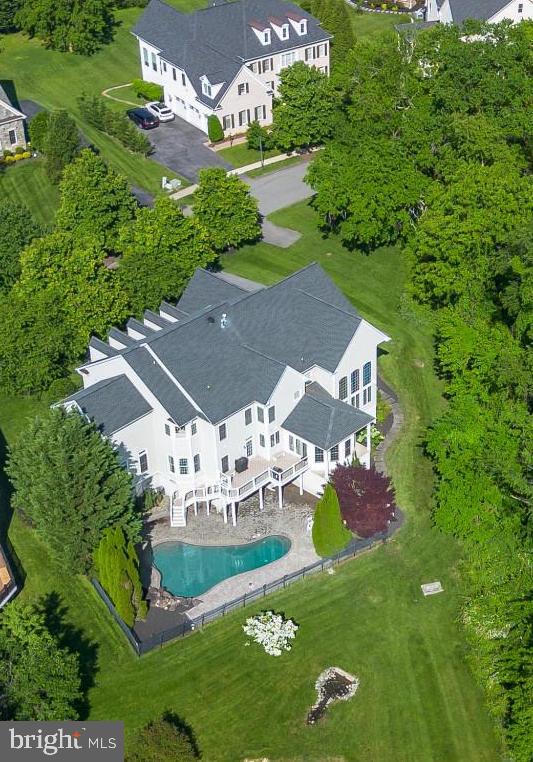 17621 Auburn Village Dr, Sandy Spring, MD 20860 - bird's eye view of a pool