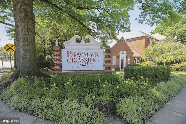 1712 W Abingdon Dr Unit 102, Alexandria, VA 22314 - view of community sign