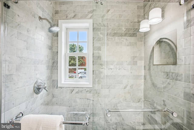 1712 W Abingdon Dr Unit 102, Alexandria, VA 22314 - full bath featuring tiled shower